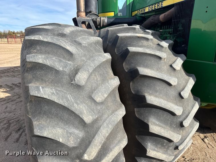 image for item ET4054 1983 John Deere 8650 4WD tractor