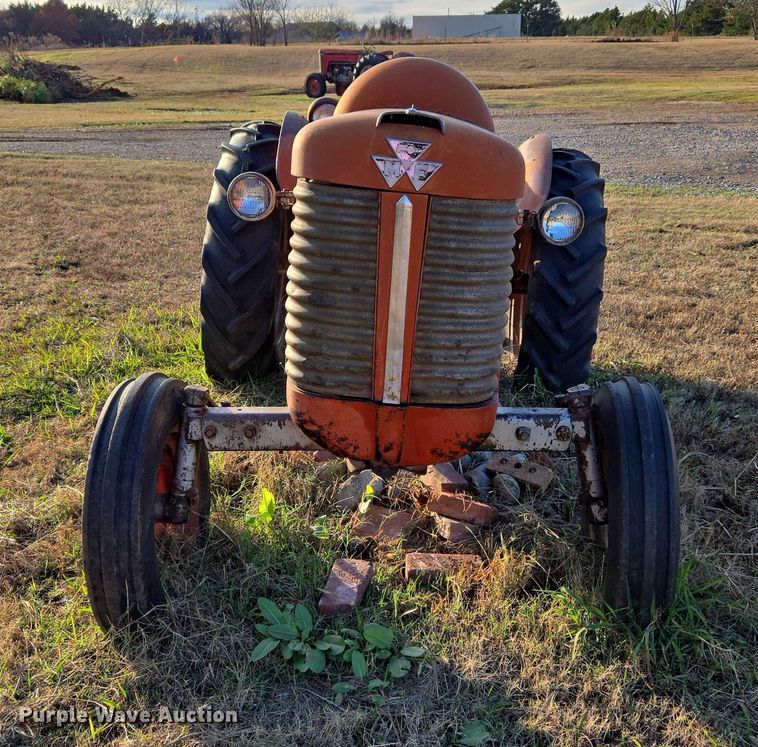 image for item ET5289 1959 Massey Ferguson 50 tractor