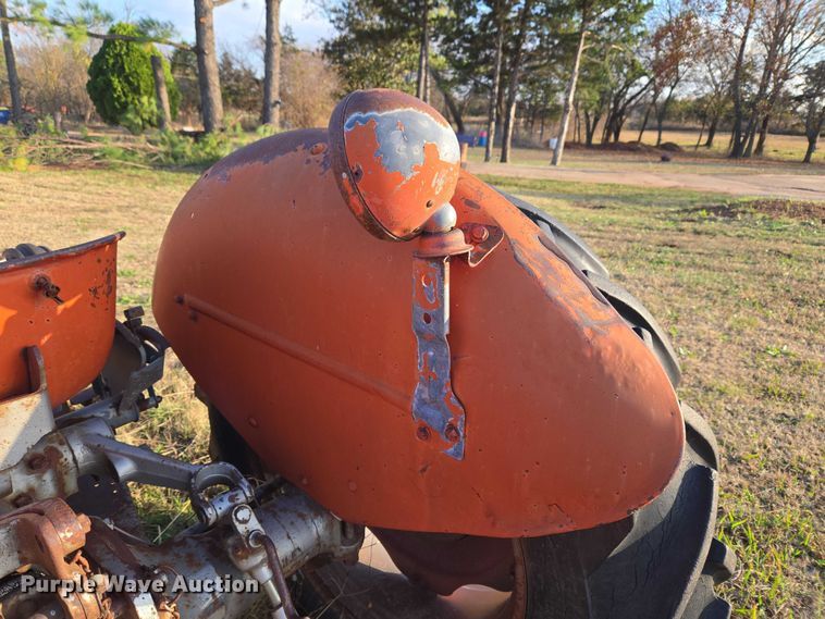 image for item ET5289 1959 Massey Ferguson 50 tractor