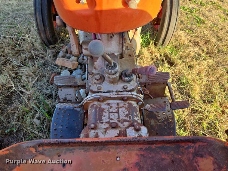 image for item ET5289 1959 Massey Ferguson 50 tractor