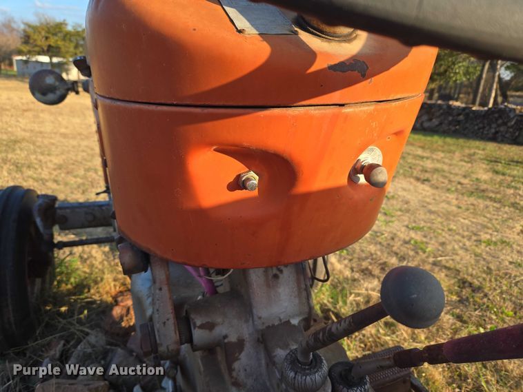 image for item ET5289 1959 Massey Ferguson 50 tractor