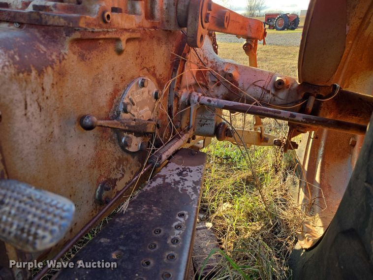 image for item ET5289 1959 Massey Ferguson 50 tractor