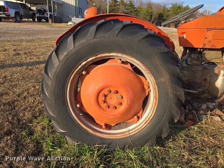 image for item ET5289 1959 Massey Ferguson 50 tractor