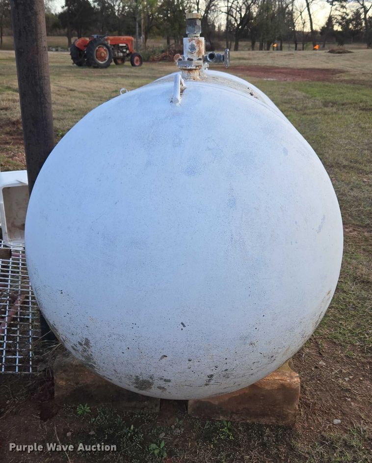 image for item ET5293 1950 McNamar Boiler & Tank Co A0 propane tank