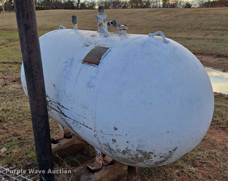 image for item ET5293 1950 McNamar Boiler & Tank Co A0 propane tank