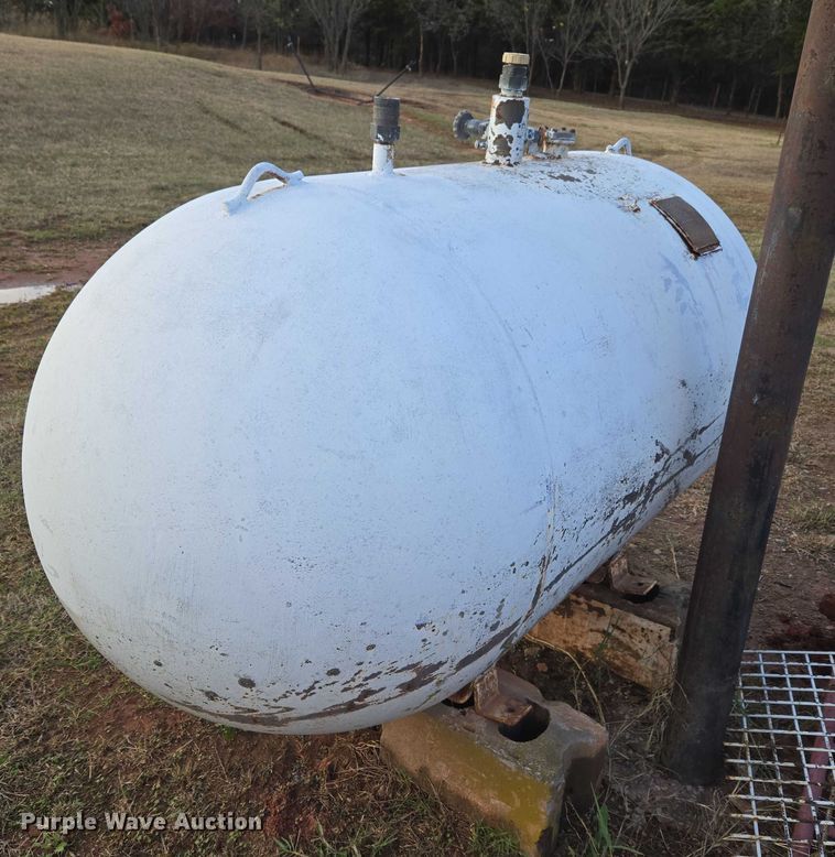 image for item ET5293 1950 McNamar Boiler & Tank Co A0 propane tank