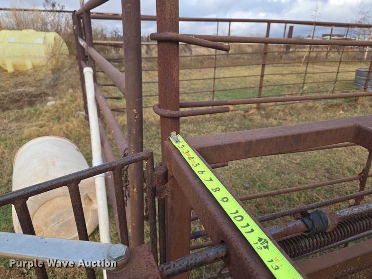 image for item ET5300 Shop built livestock chute