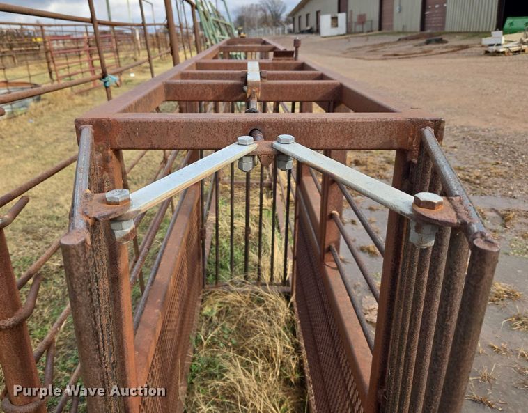 image for item ET5300 Shop built livestock chute