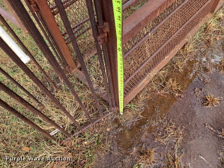 image for item ET5300 Shop built livestock chute