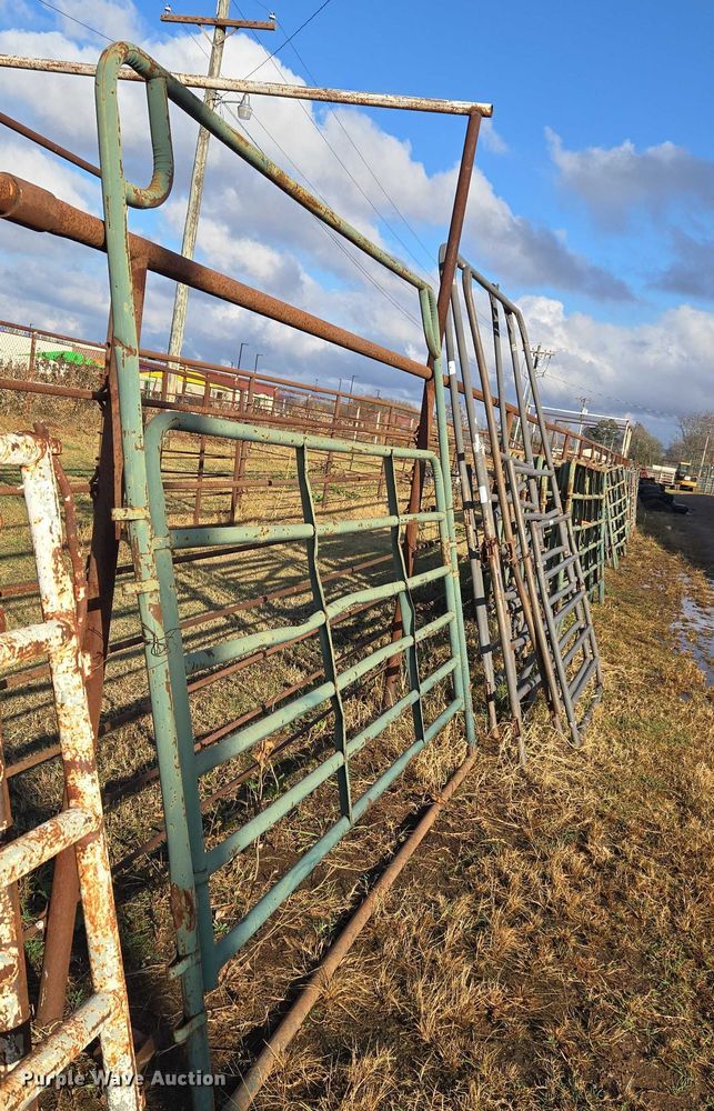 image for item ET5303 Approximately 6 pieces of gate material