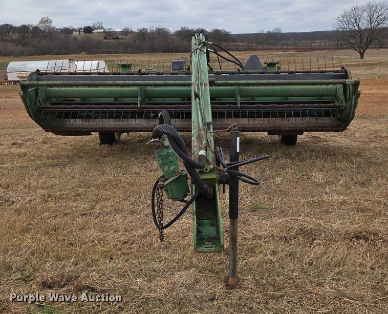 image for item ET5336 John Deere 240 swather / windrower