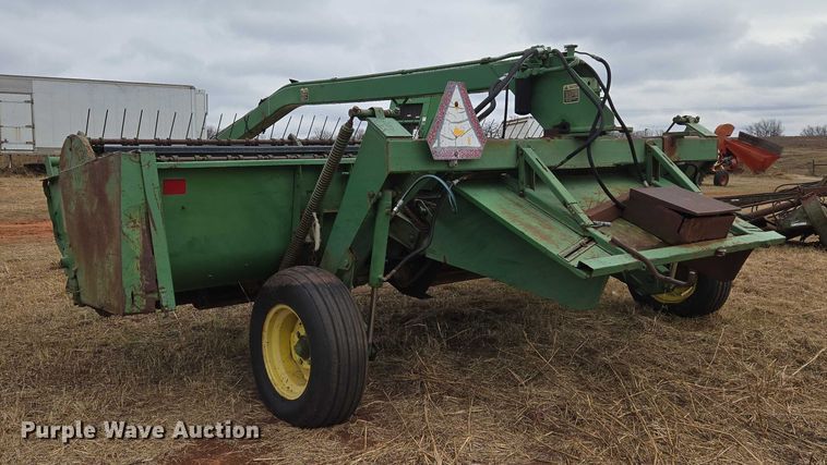 image for item ET5336 John Deere 240 swather / windrower