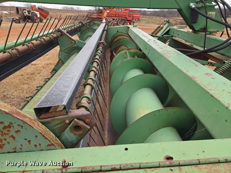 image for item ET5336 John Deere 240 swather / windrower