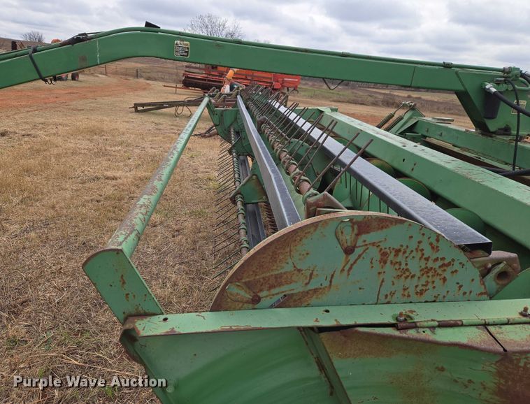 image for item ET5336 John Deere 240 swather / windrower