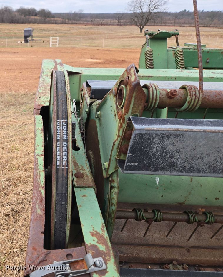 image for item ET5336 John Deere 240 swather / windrower