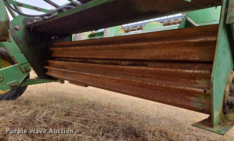 image for item ET5336 John Deere 240 swather / windrower