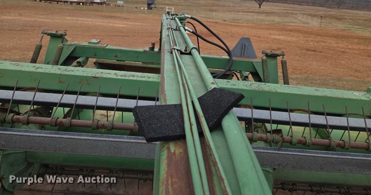 image for item ET5336 John Deere 240 swather / windrower