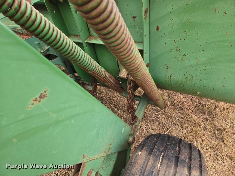 image for item ET5336 John Deere 240 swather / windrower