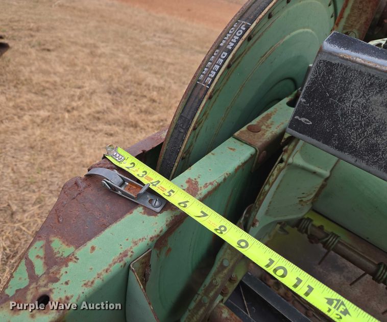 image for item ET5336 John Deere 240 swather / windrower