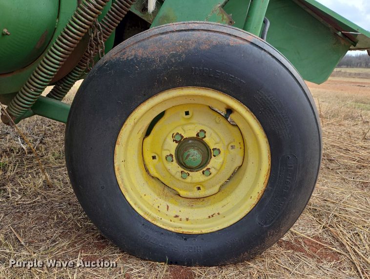 image for item ET5336 John Deere 240 swather / windrower