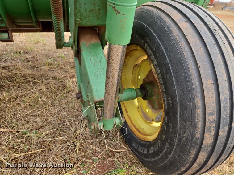 image for item ET5336 John Deere 240 swather / windrower