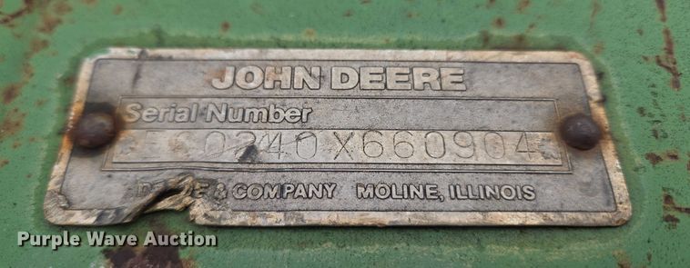 image for item ET5336 John Deere 240 swather / windrower