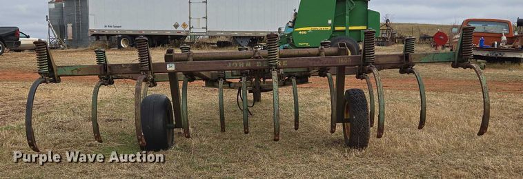 image for item ET5338 John Deere 1600 chisel