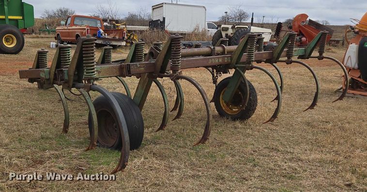 image for item ET5338 John Deere 1600 chisel