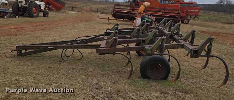 image for item ET5338 John Deere 1600 chisel