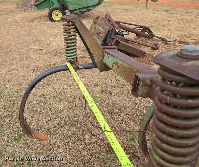 image for item ET5338 John Deere 1600 chisel