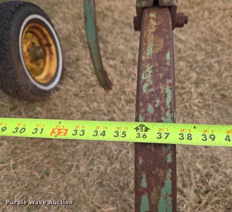 image for item ET5338 John Deere 1600 chisel