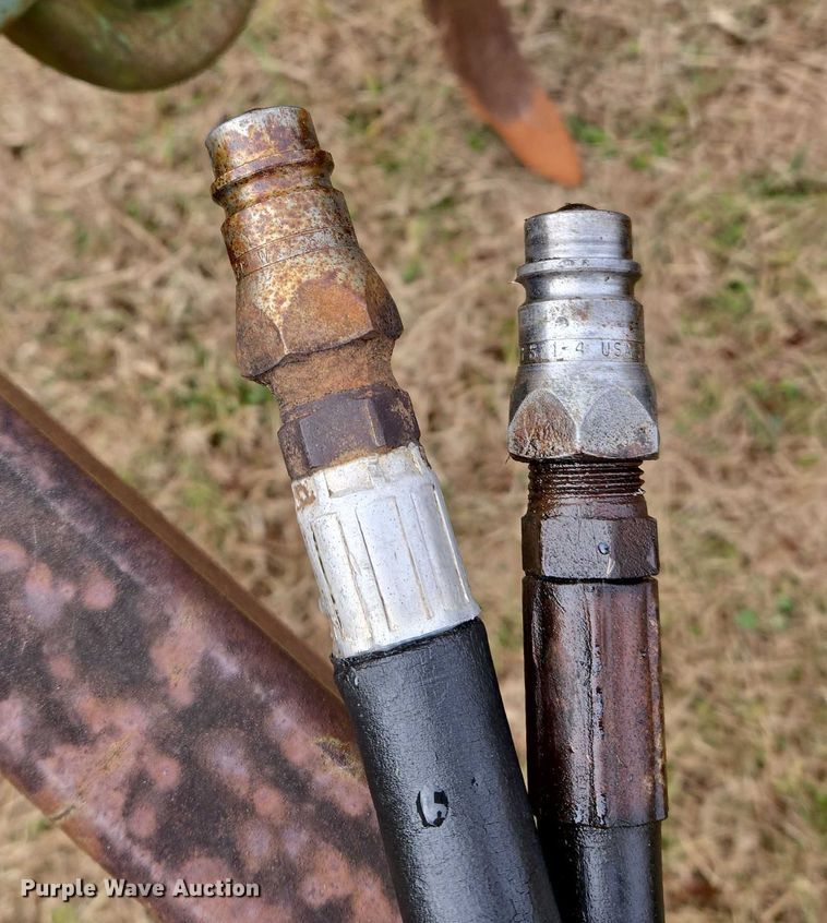 image for item ET5338 John Deere 1600 chisel