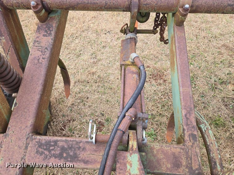 image for item ET5338 John Deere 1600 chisel