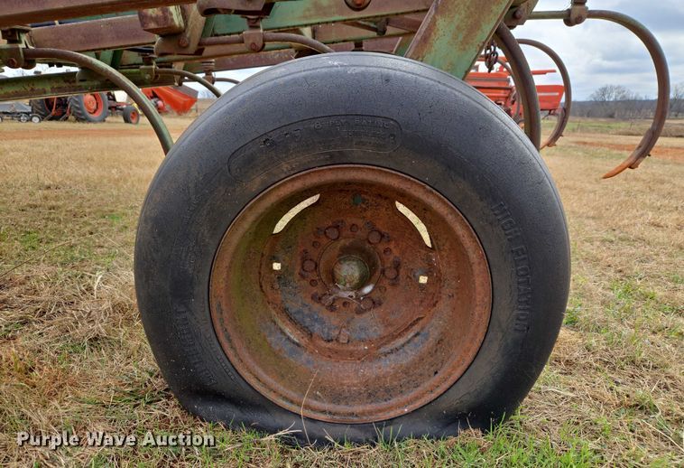 image for item ET5338 John Deere 1600 chisel