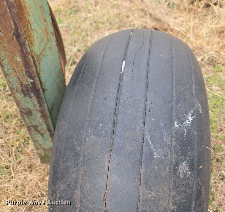 image for item ET5338 John Deere 1600 chisel