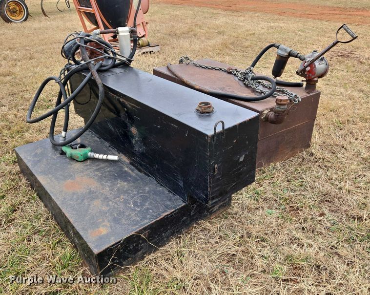 image for item ET5340 (2) fuel tanks