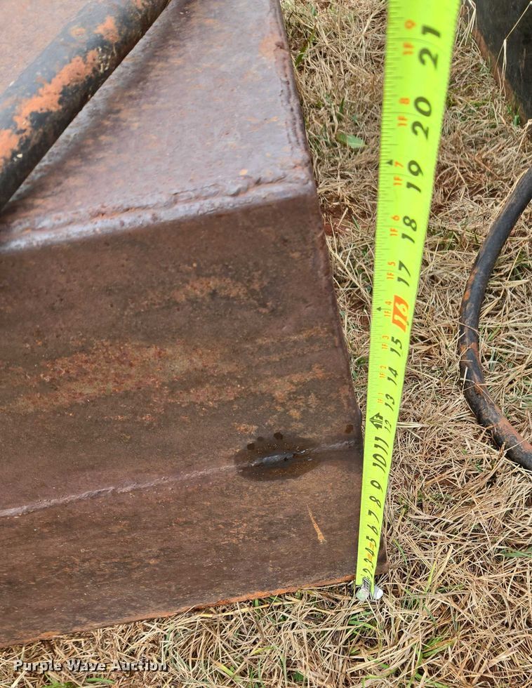 image for item ET5340 (2) fuel tanks