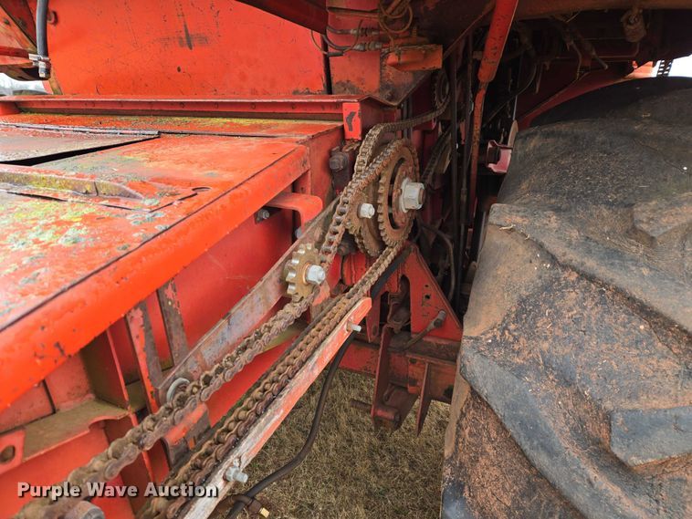 image for item ET5341 Massey Ferguson 510 combine