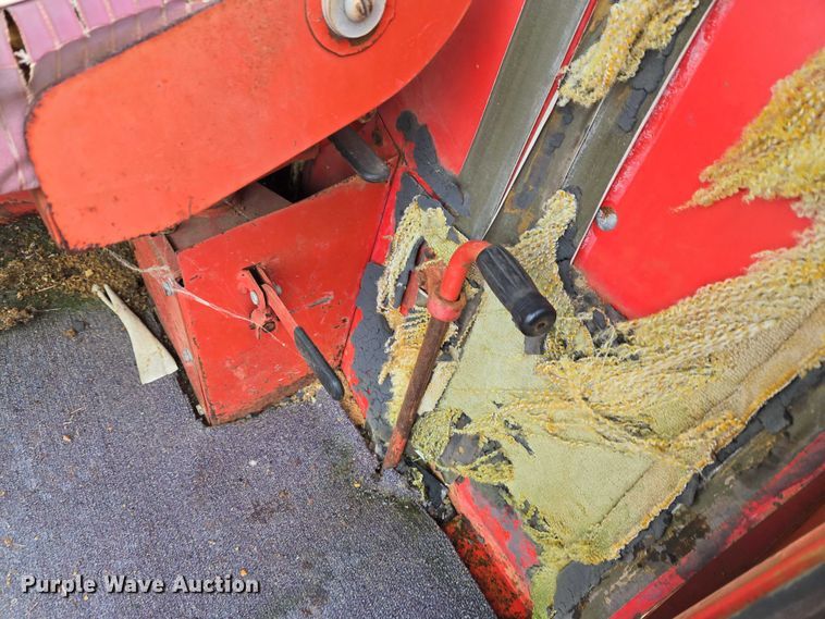 image for item ET5341 Massey Ferguson 510 combine