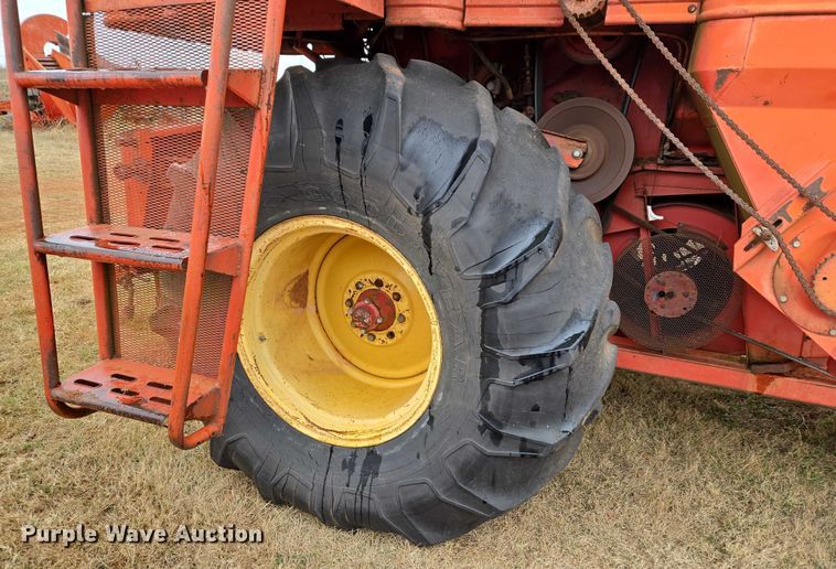 image for item ET5341 Massey Ferguson 510 combine