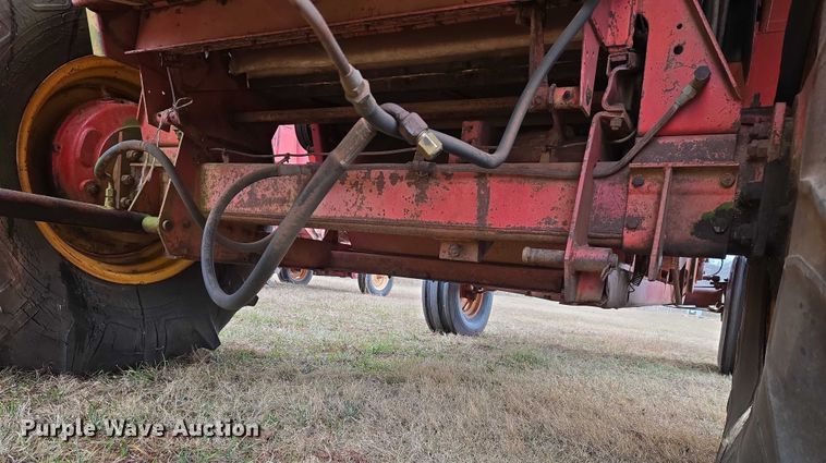 image for item ET5341 Massey Ferguson 510 combine