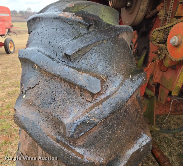 image for item ET5341 Massey Ferguson 510 combine