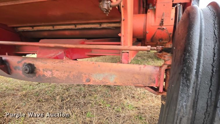 image for item ET5341 Massey Ferguson 510 combine