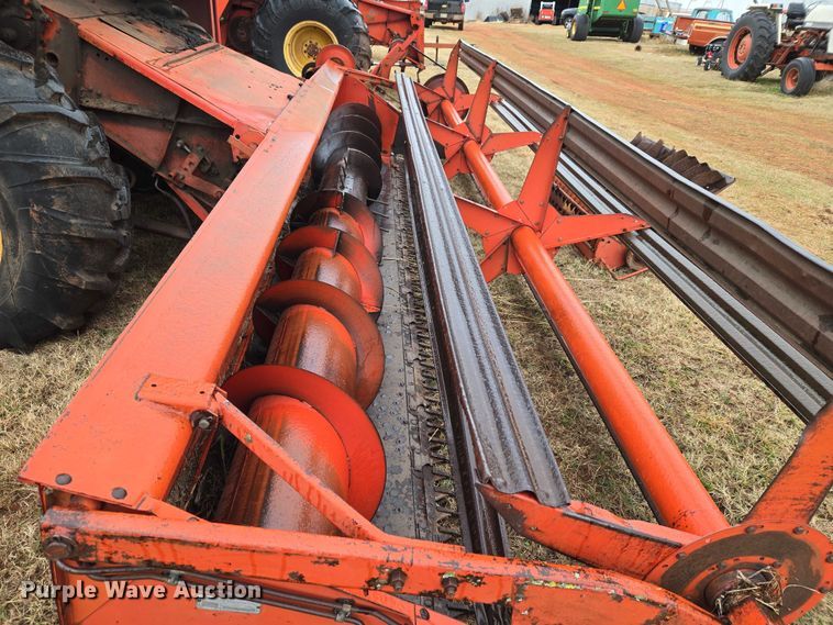 image for item ET5342 Massey Ferguson 410 combine