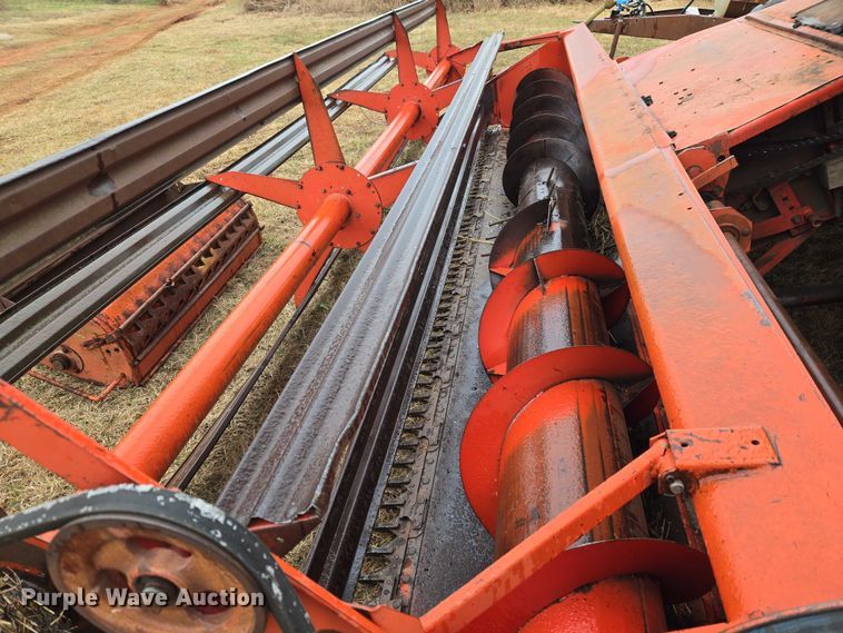 image for item ET5342 Massey Ferguson 410 combine