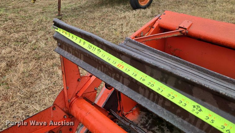 image for item ET5342 Massey Ferguson 410 combine