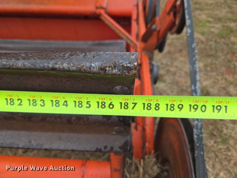 image for item ET5342 Massey Ferguson 410 combine