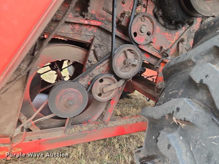 image for item ET5342 Massey Ferguson 410 combine