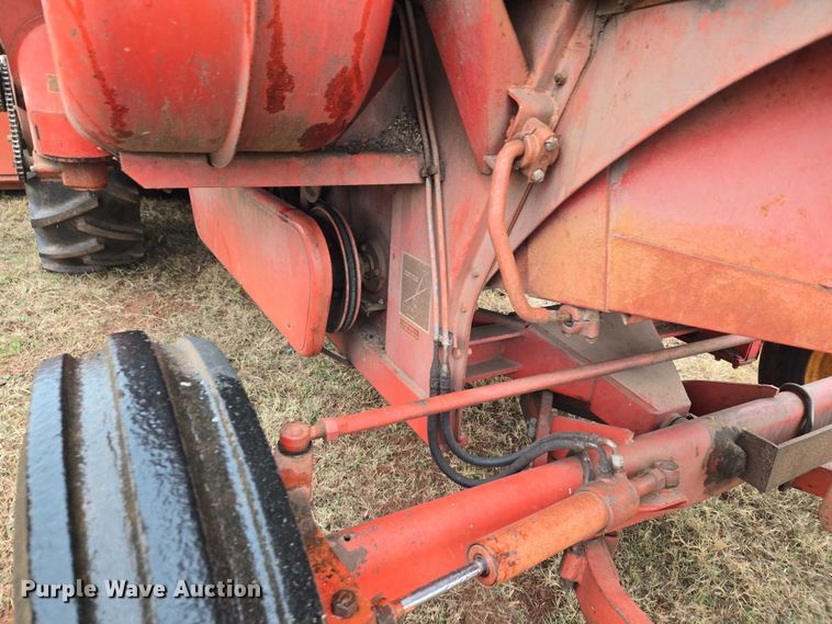 image for item ET5342 Massey Ferguson 410 combine