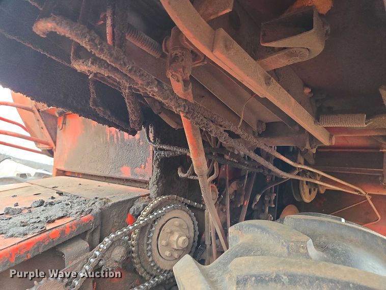 image for item ET5342 Massey Ferguson 410 combine